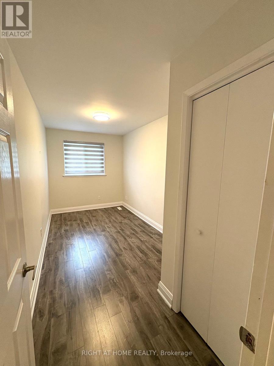 5473 Schueller Crescent, Burlington, Ontario  L7L 3T1 - Photo 17 - W12814126