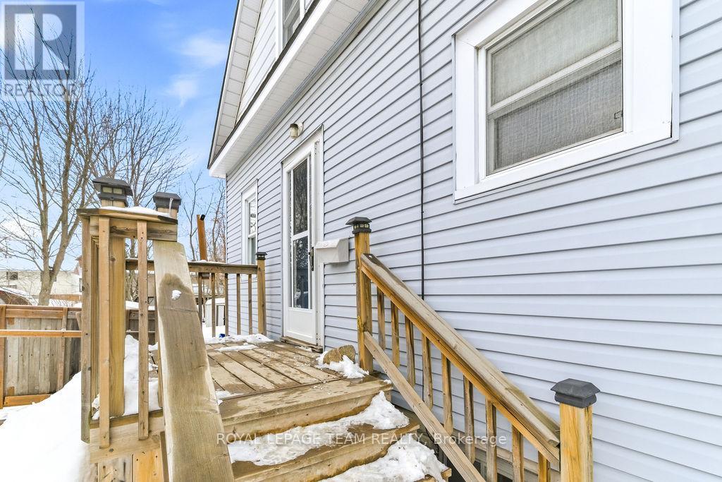 1120 Pembroke Street W, Pembroke, Ontario  K8A 5R5 - Photo 5 - X12837164