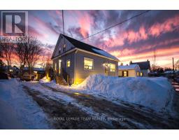 1120 PEMBROKE STREET W, Pembroke, Ontario