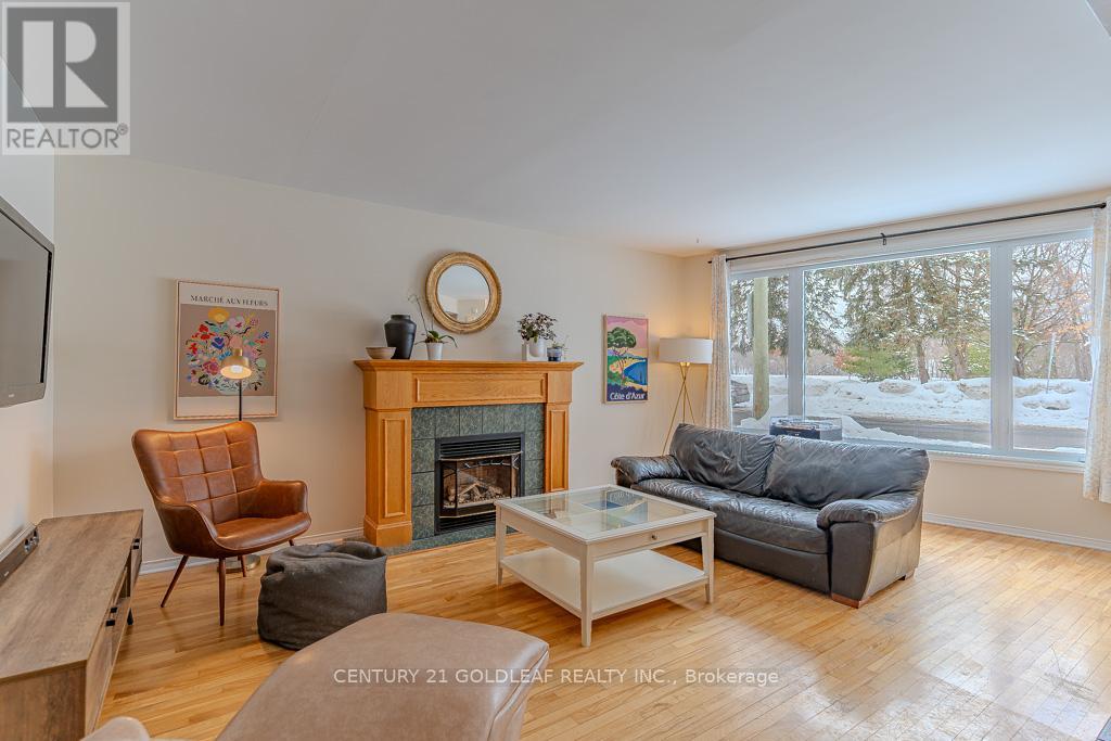 1075 North River Road, Ottawa, Ontario  K1K 3V9 - Photo 6 - X12837124