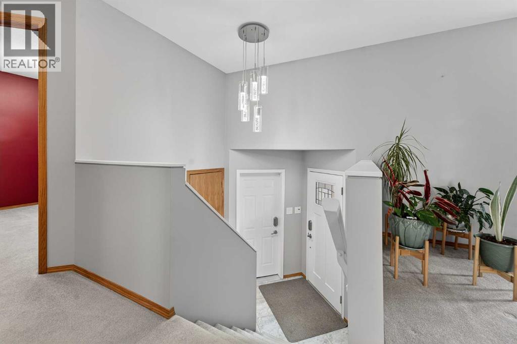 95 Stoney Crescent W, Lethbridge, Alberta  T1K 7B2 - Photo 2 - A2289473