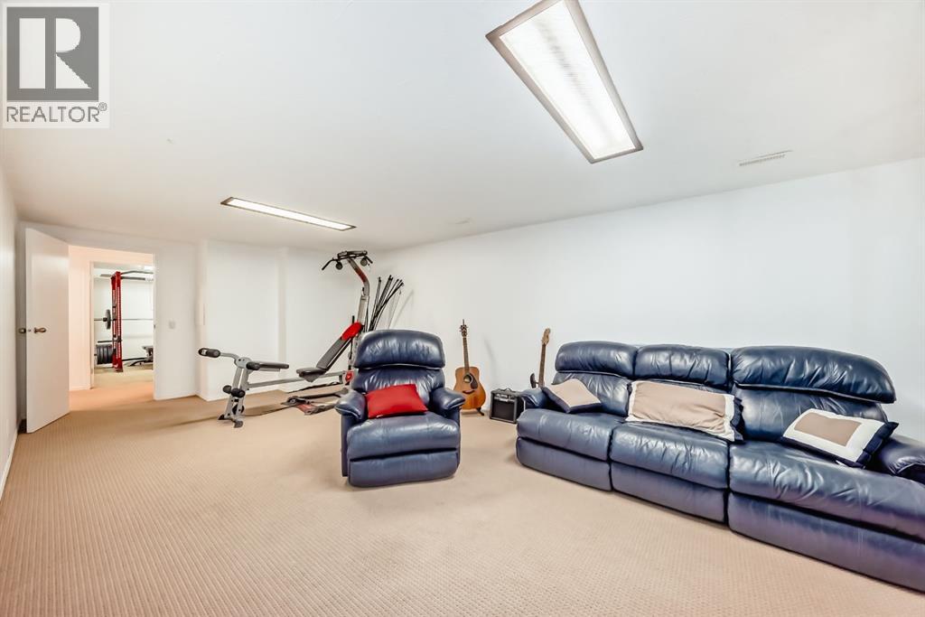 208 Woodbine Boulevard Sw, Calgary, Alberta  T2W 4K5 - Photo 34 - A2288115