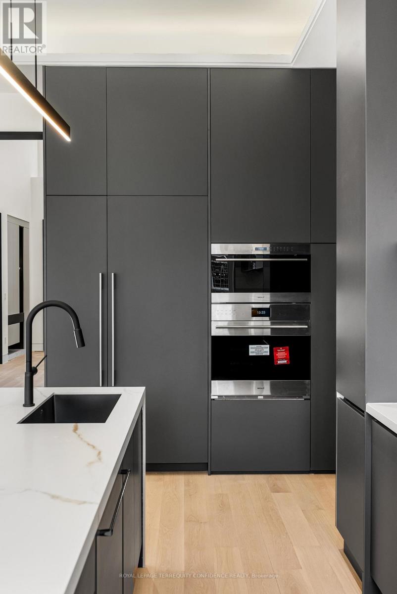 281 Kerrybrook Drive, Richmond Hill, Ontario  L4C 3R2 - Photo 14 - N12837170