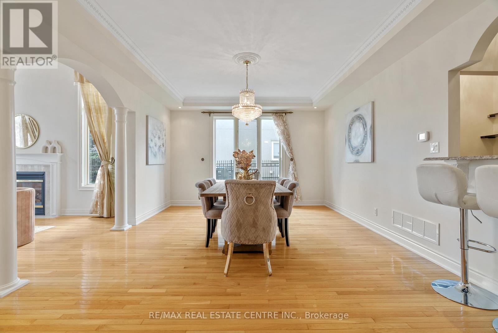 645 Cranleigh Court, Mississauga, Ontario  L5H 4L4 - Photo 10 - W12837142