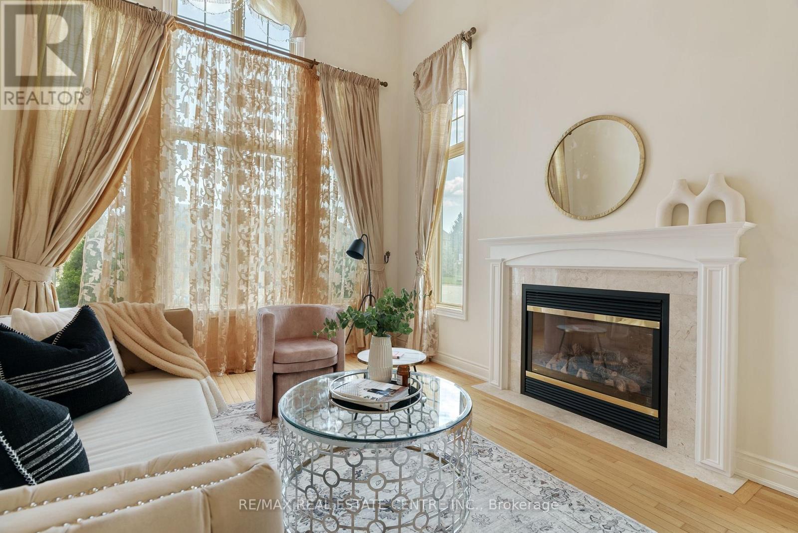 645 Cranleigh Court, Mississauga, Ontario  L5H 4L4 - Photo 8 - W12837142