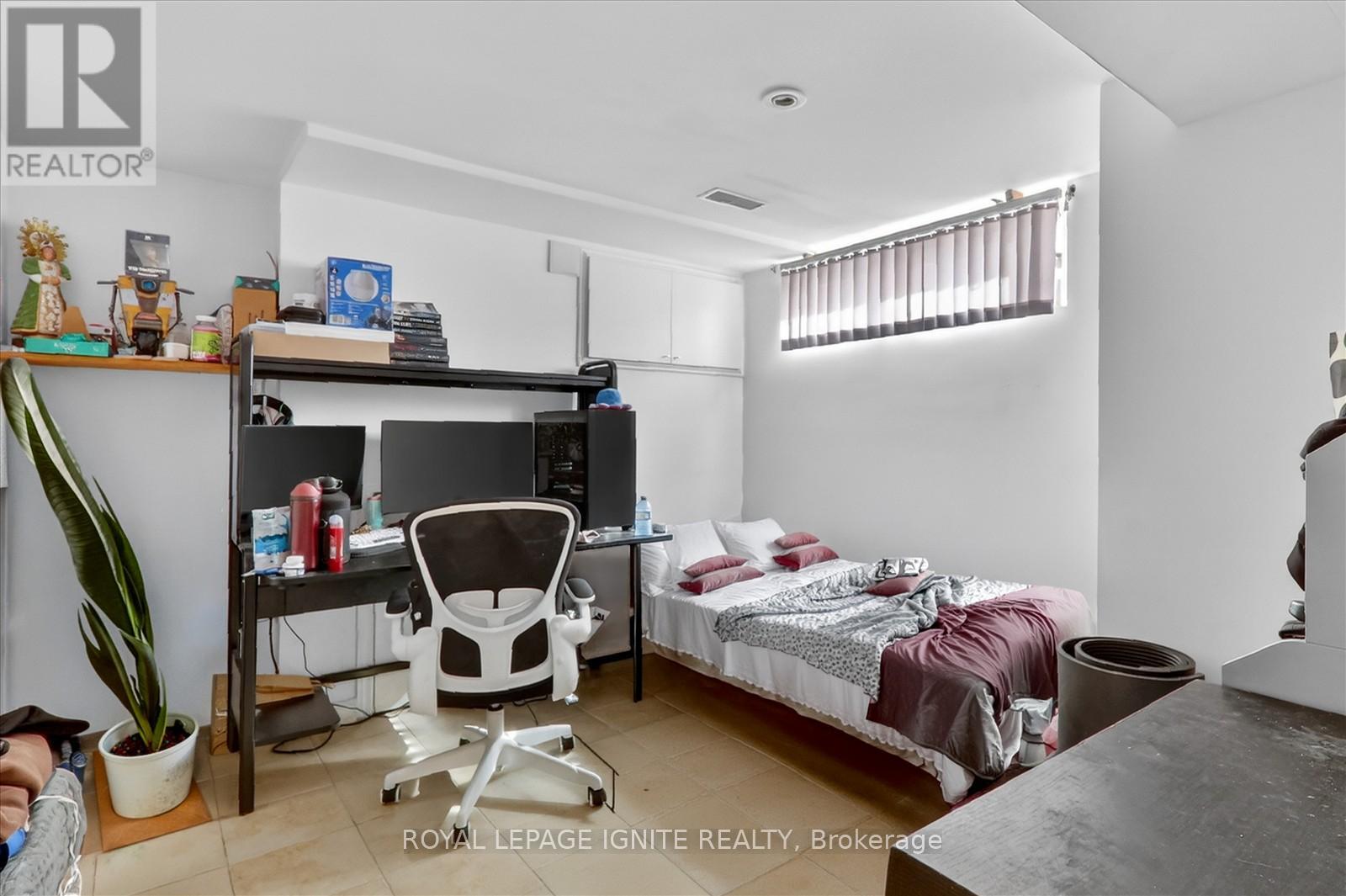 12 Kanarick Crescent, Toronto, Ontario  M3L 1P4 - Photo 16 - W12837150