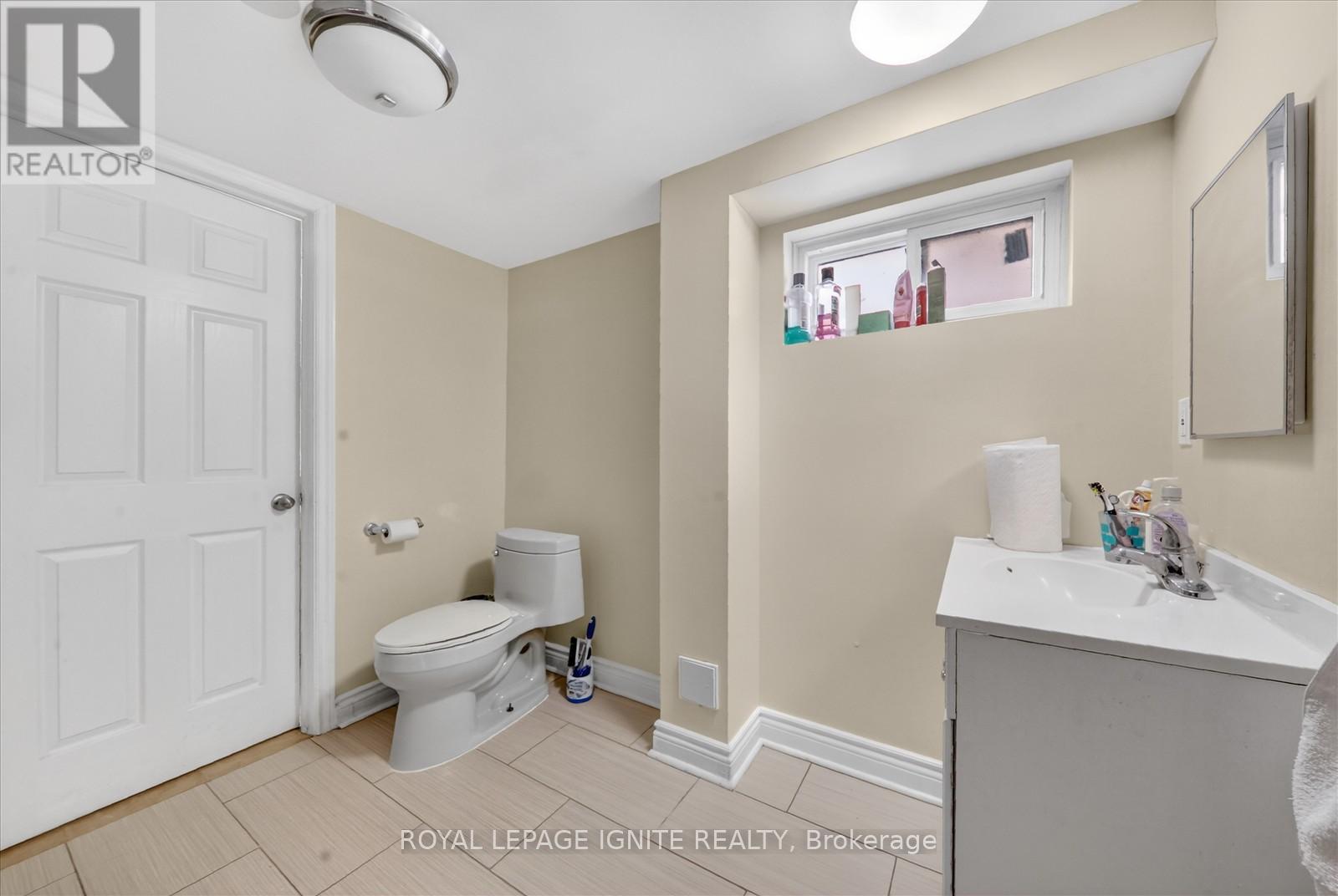 12 Kanarick Crescent, Toronto, Ontario  M3L 1P4 - Photo 17 - W12837150