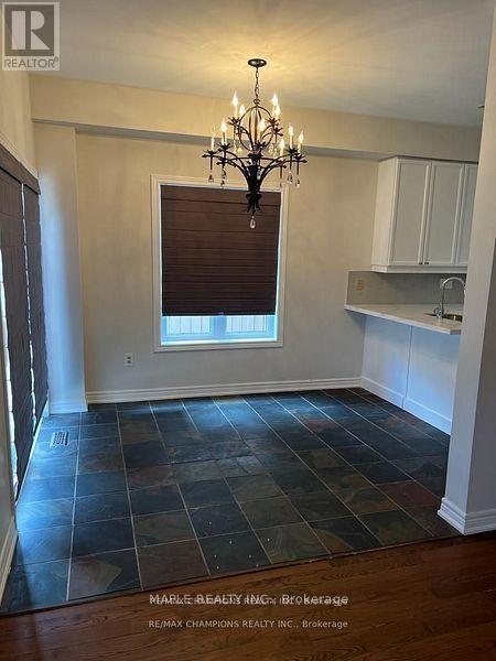 2383 Hilda Drive, Oakville, Ontario  L6H 7N5 - Photo 7 - W12837162