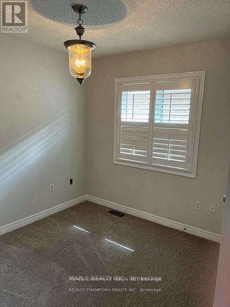 2383 Hilda Drive, Oakville, Ontario  L6H 7N5 - Photo 9 - W12837162