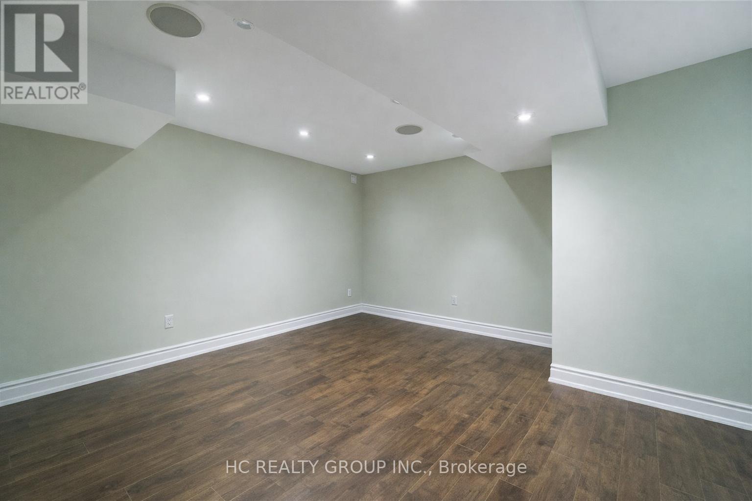 3717 Brinwood Gate, Mississauga, Ontario  L5M 7G9 - Photo 10 - W12837172