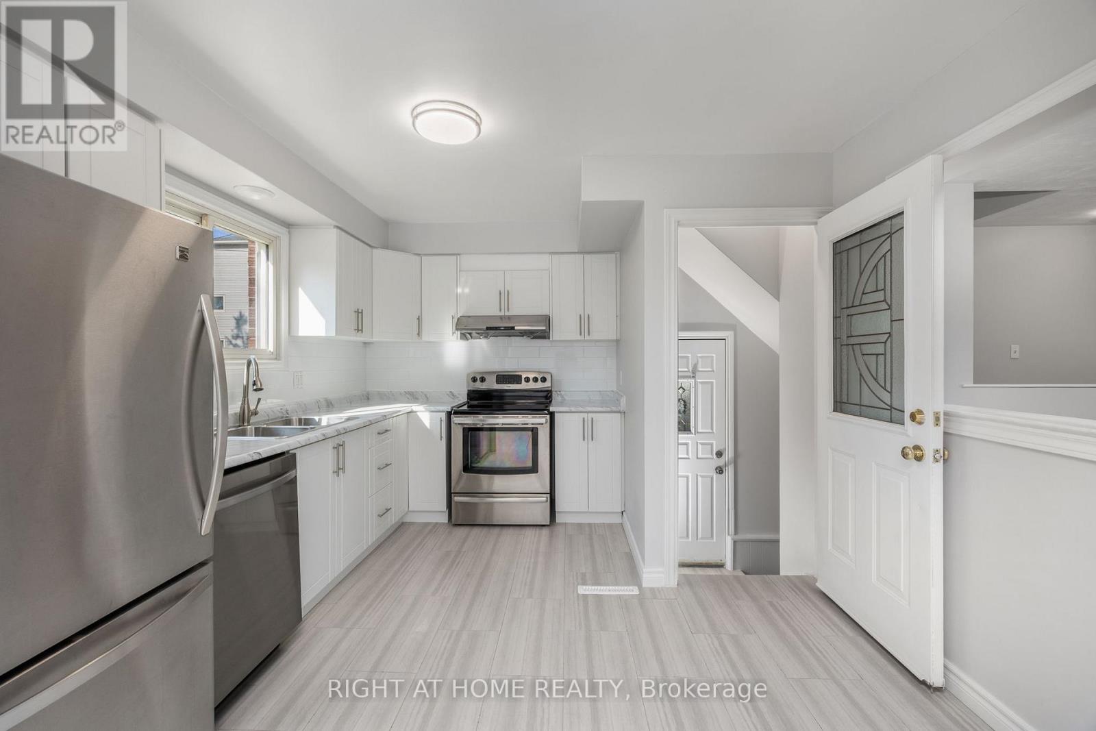 48 Clarence Street, Cambridge, Ontario  N3C 1K9 - Photo 8 - X12837110