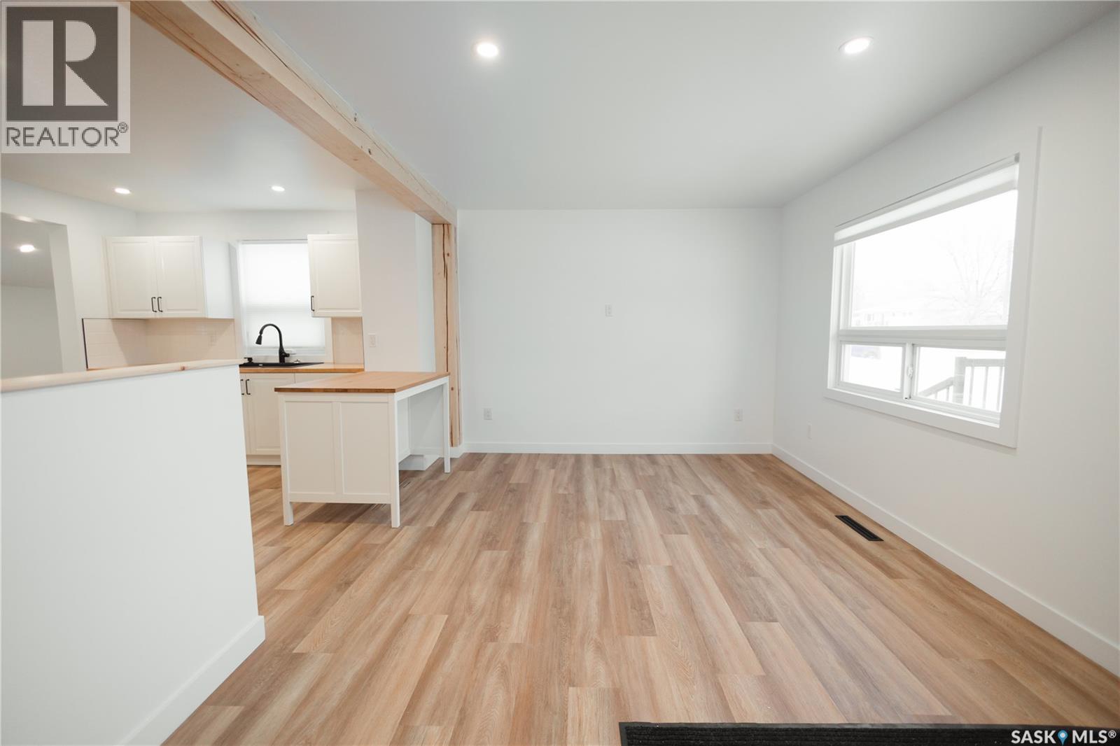 1041 Hastings Street, Moose Jaw, Saskatchewan  S6H 5R7 - Photo 2 - SK029471