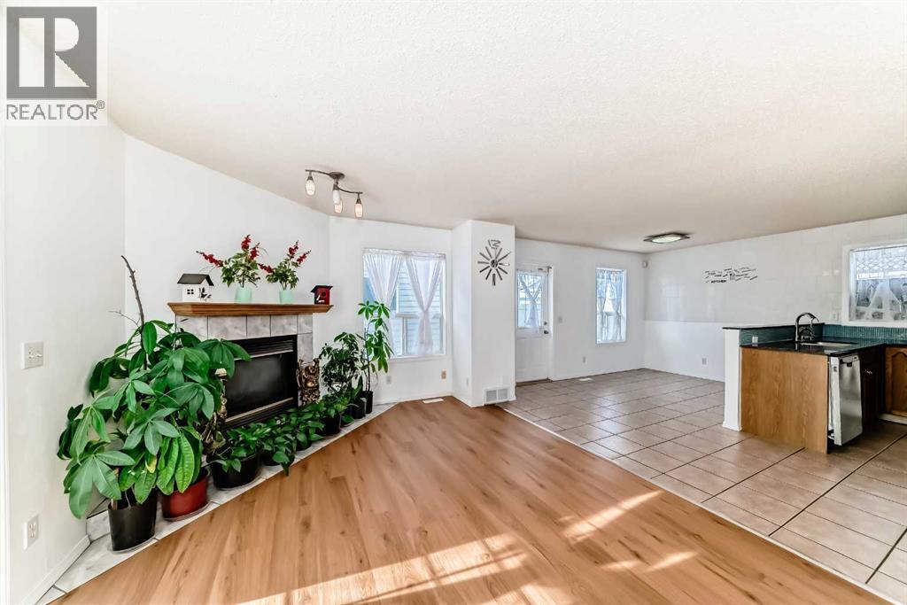 302 Applewood Drive Se, Calgary, Alberta  T2A 7V4 - Photo 11 - A2287724