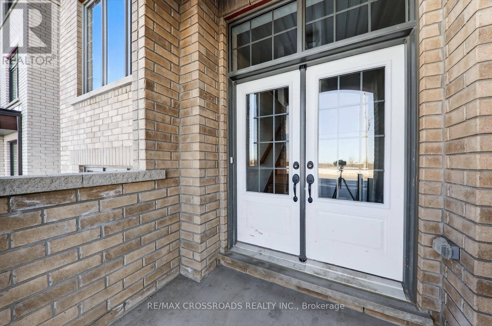 2956 Peter Matthews Drive, Pickering, Ontario  L1V 2P8 - Photo 4 - E12822700