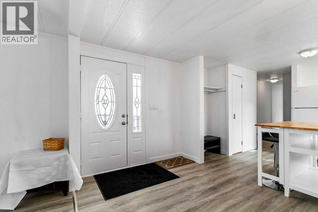 Unit 27, 4402 48 Avenue, Sylvan Lake, Alberta  T4S 1N7 - Photo 3 - A2289391