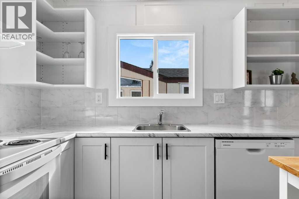 Unit 27, 4402 48 Avenue, Sylvan Lake, Alberta  T4S 1N7 - Photo 5 - A2289391