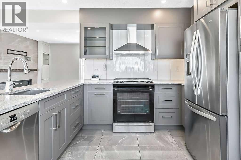 135 Amiens Crescent Sw, Calgary, Alberta  T2T 6E7 - Photo 7 - A2290183