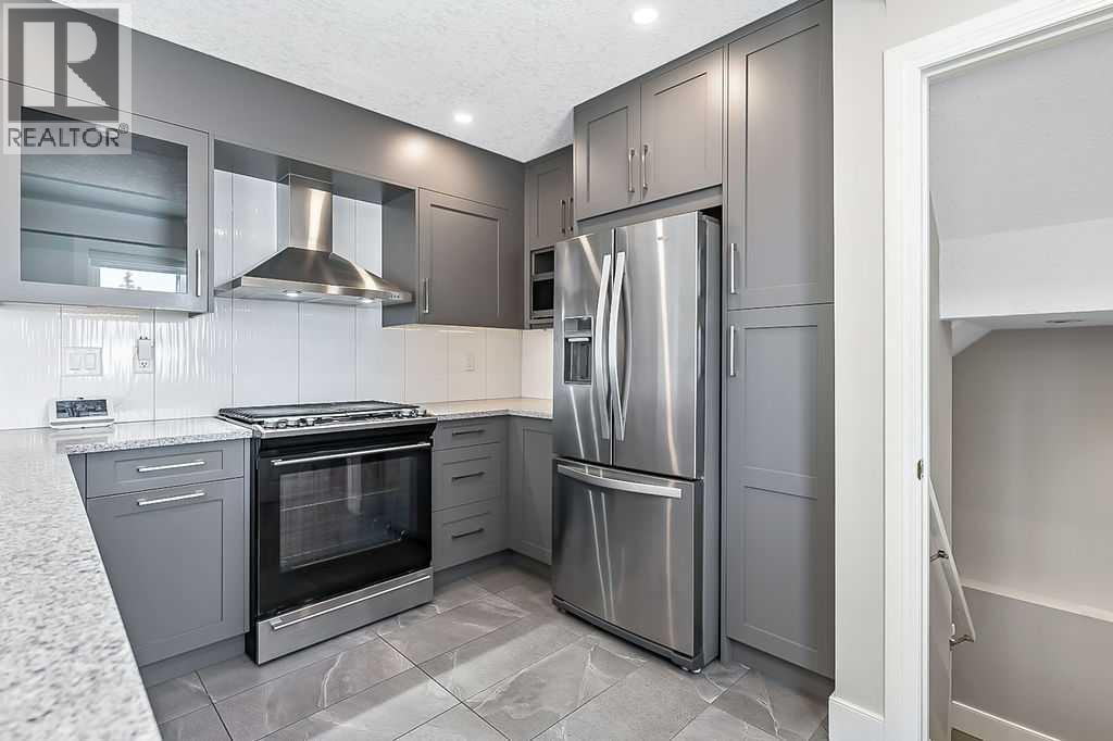 135 Amiens Crescent Sw, Calgary, Alberta  T2T 6E7 - Photo 6 - A2290183