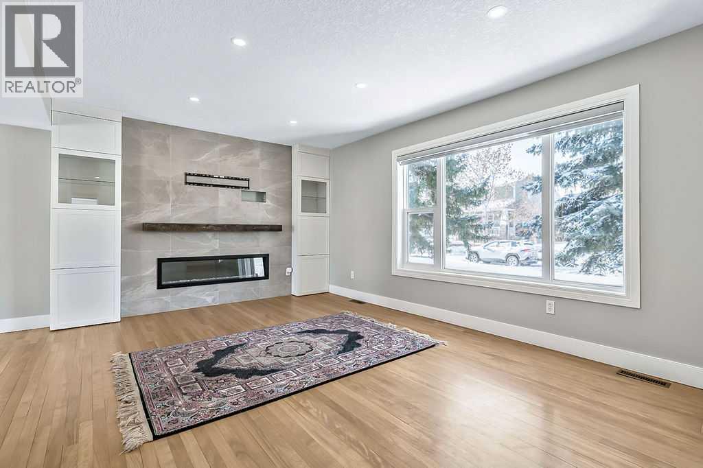 135 Amiens Crescent Sw, Calgary, Alberta  T2T 6E7 - Photo 2 - A2290183