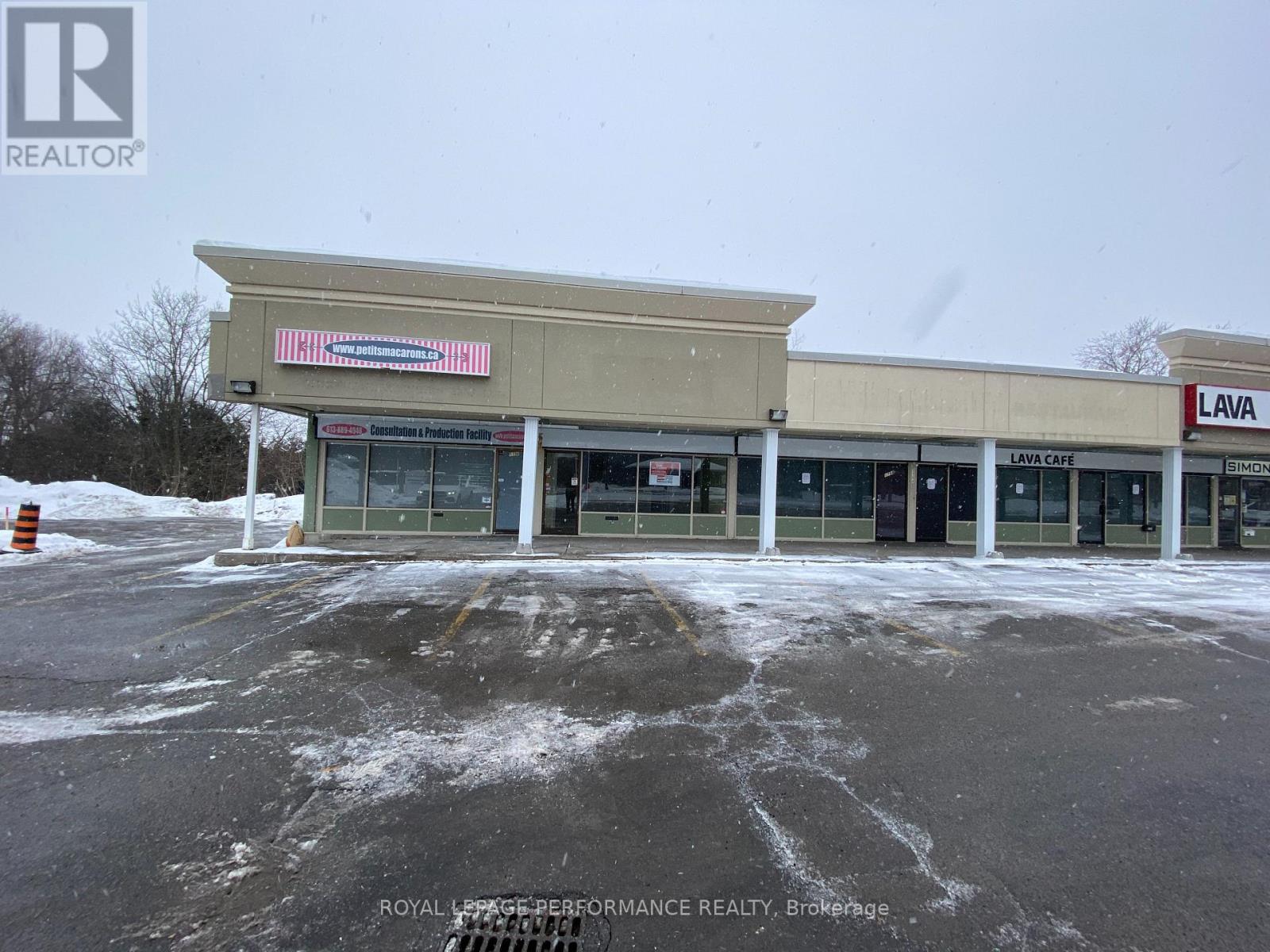 1750 Montreal Road, Ottawa, Ontario  K1J 6N3 - Photo 2 - X12837206