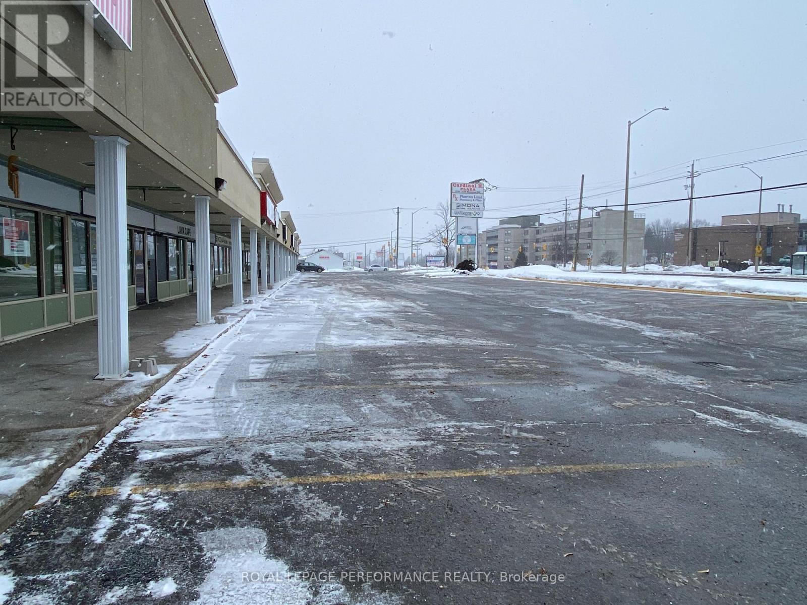 1750 Montreal Road, Ottawa, Ontario  K1J 6N3 - Photo 4 - X12837206