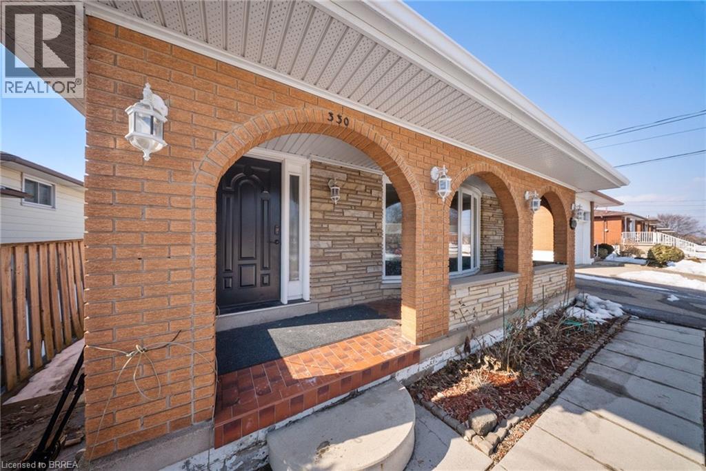 330 East 18th Street, Hamilton, Ontario  L9A 4P8 - Photo 3 - 40798303