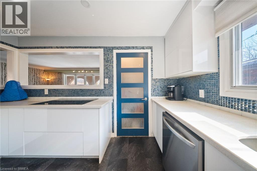 330 East 18th Street, Hamilton, Ontario  L9A 4P8 - Photo 9 - 40798303