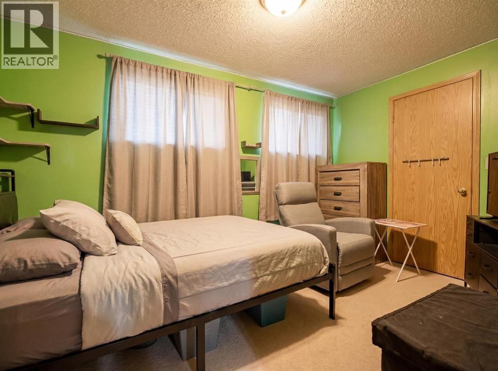 206 Saratoga Close Ne, Calgary, Alberta  T1Y 7A1 - Photo 13 - A2287199