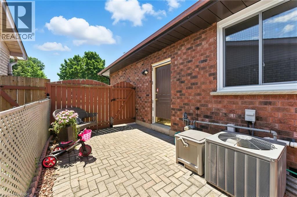 8 Allensgate Drive, Brantford, Ontario  N3V 1C7 - Photo 37 - 40808947