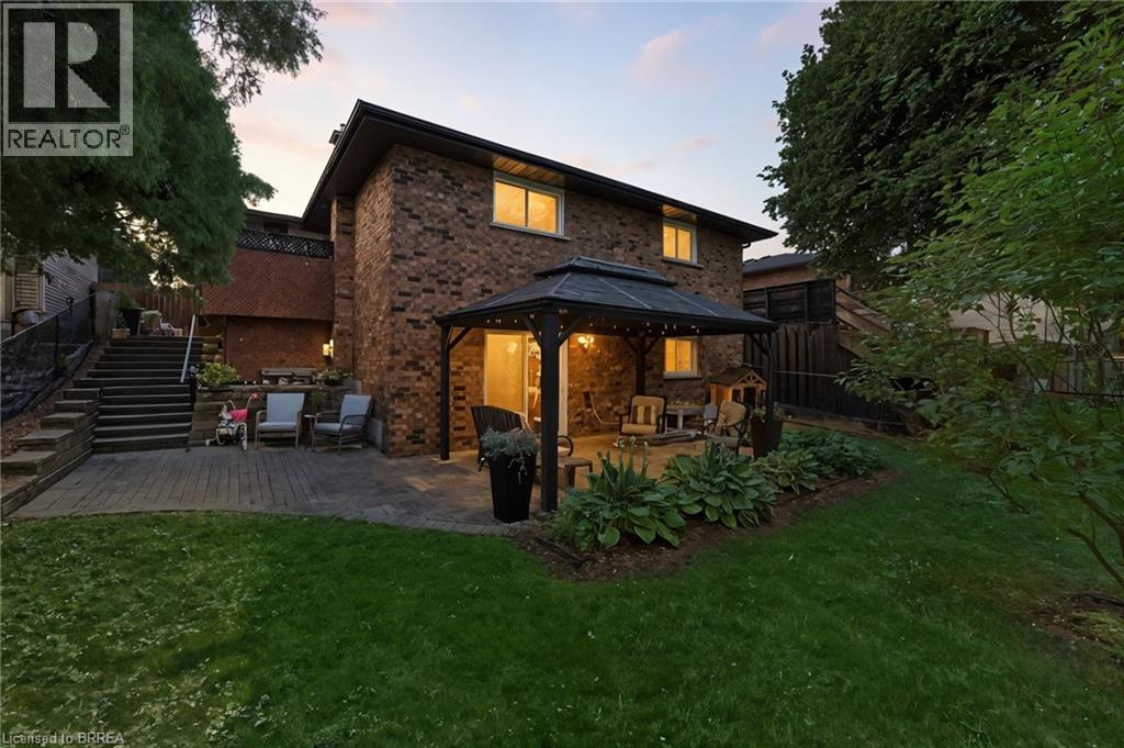 8 Allensgate Drive, Brantford, Ontario  N3V 1C7 - Photo 2 - 40808947