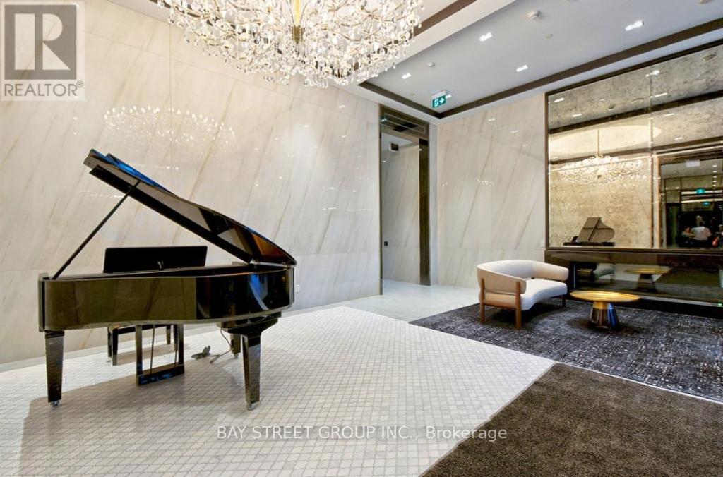 1715 - 8 Wellesley Street W, Toronto, Ontario  M4Y 0J5 - Photo 4 - C12837216