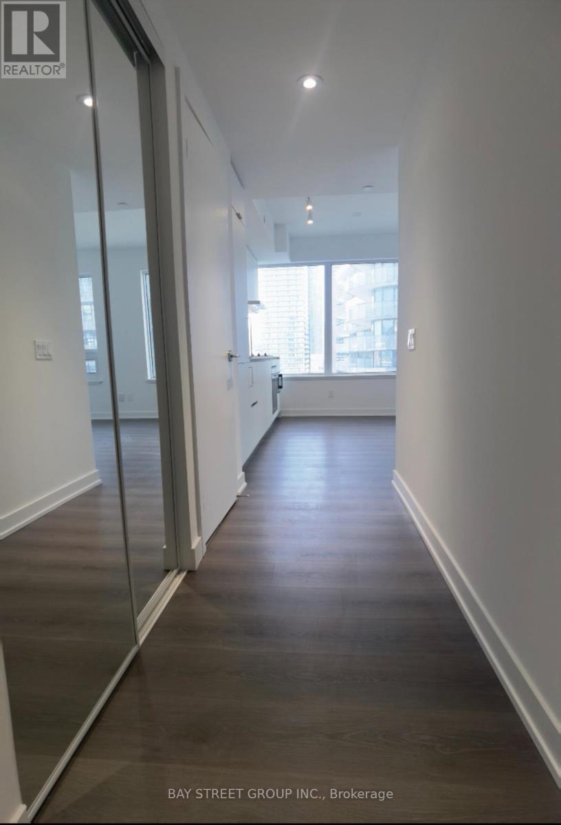 1715 - 8 Wellesley Street W, Toronto, Ontario  M4Y 0J5 - Photo 6 - C12837216