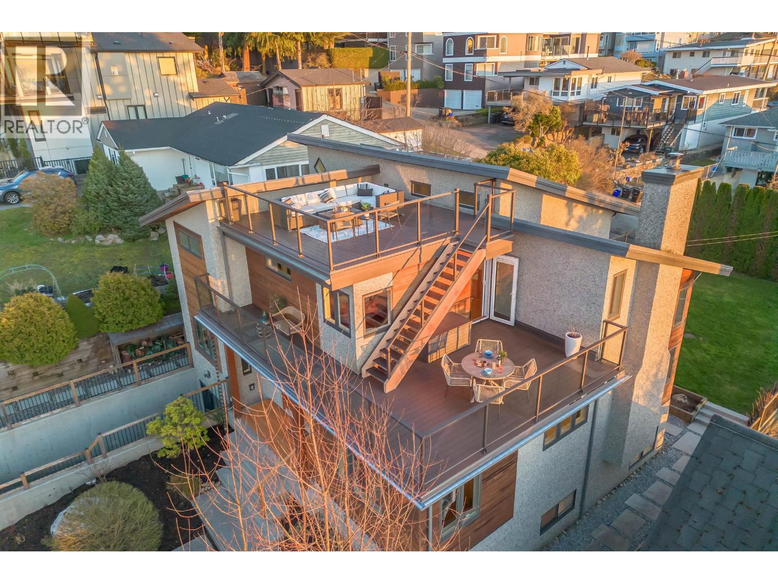 4850 Eton Street, Burnaby, British Columbia  V5C 1K9 - Photo 3 - R3094528