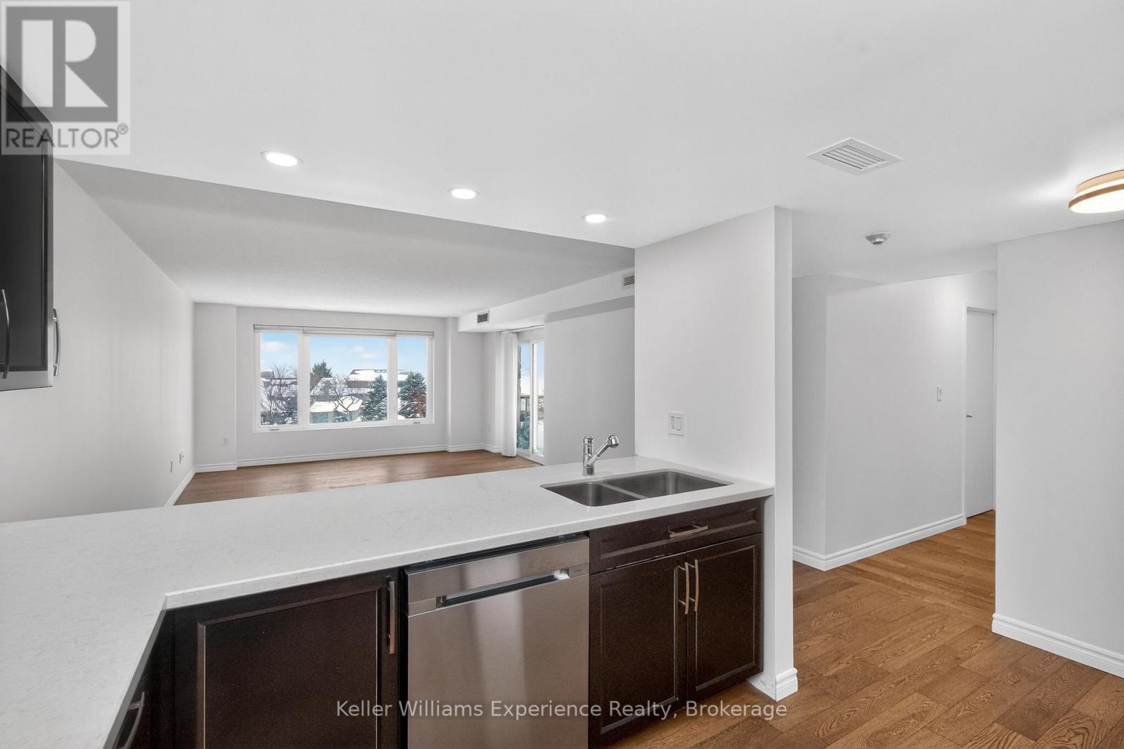 404 - 11 Beck Boulevard, Penetanguishene, Ontario L9M 2G1 - Photo 6 - S12834528