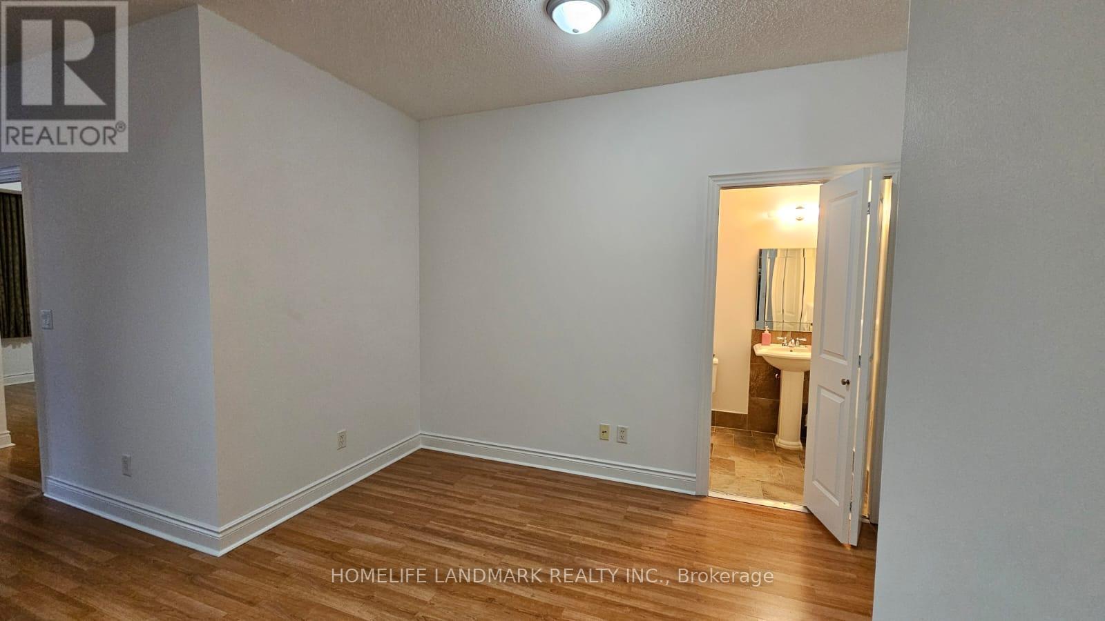 117 - 33 Cox Boulevard, Markham, Ontario  L3R 8A6 - Photo 9 - N12837184