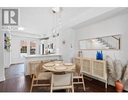 17 PEELAR MEWS, Toronto, Ontario