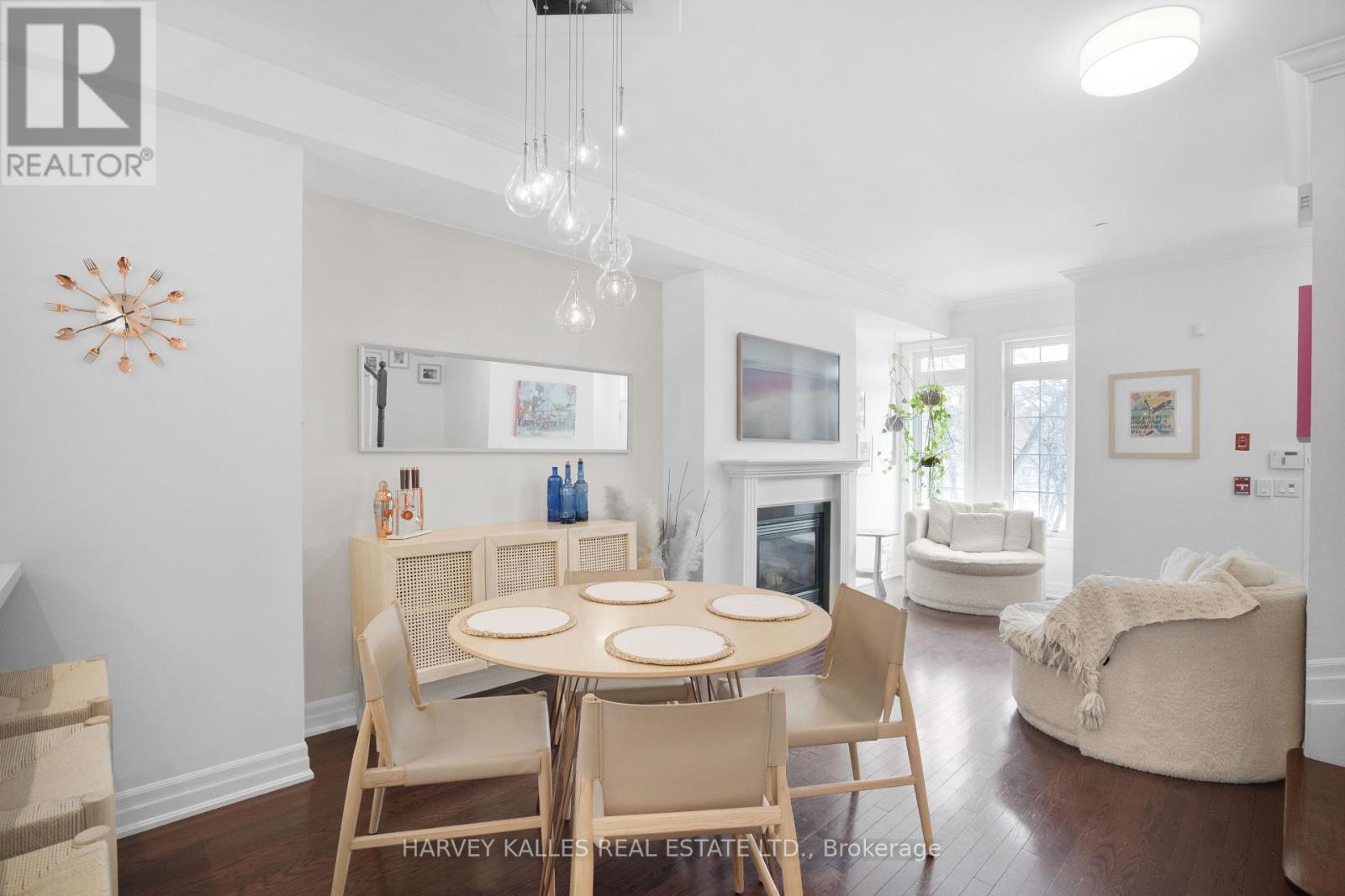 17 Peelar Mews, Toronto, Ontario  M8Y 0B1 - Photo 2 - W12822606