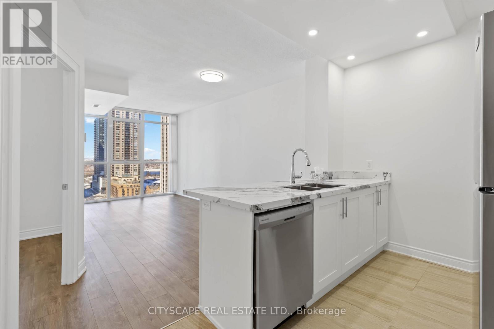 1708 - 4070 Confederation Parkway, Mississauga, Ontario  L5B 0E9 - Photo 17 - W12837186