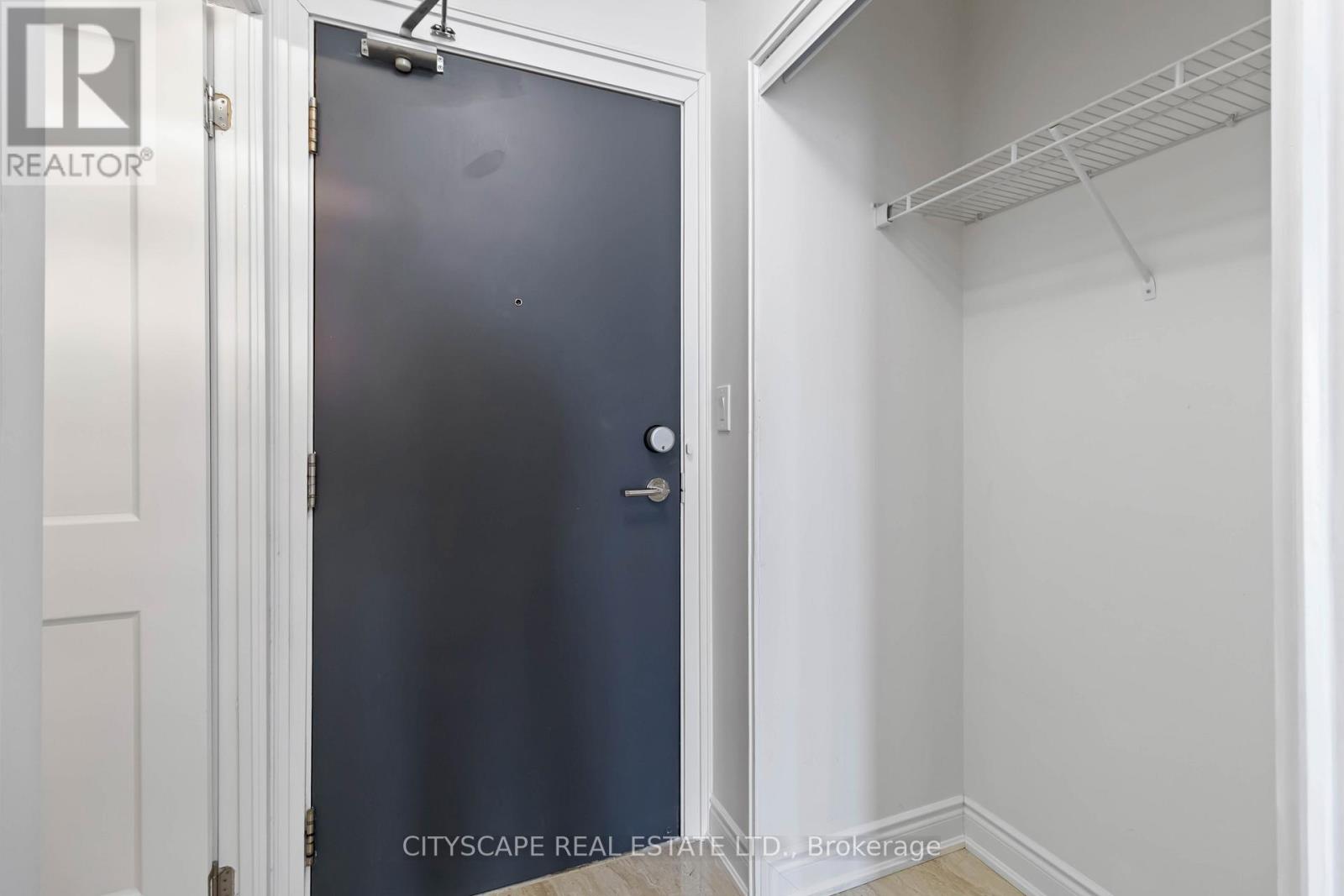 1708 - 4070 Confederation Parkway, Mississauga, Ontario  L5B 0E9 - Photo 8 - W12837186