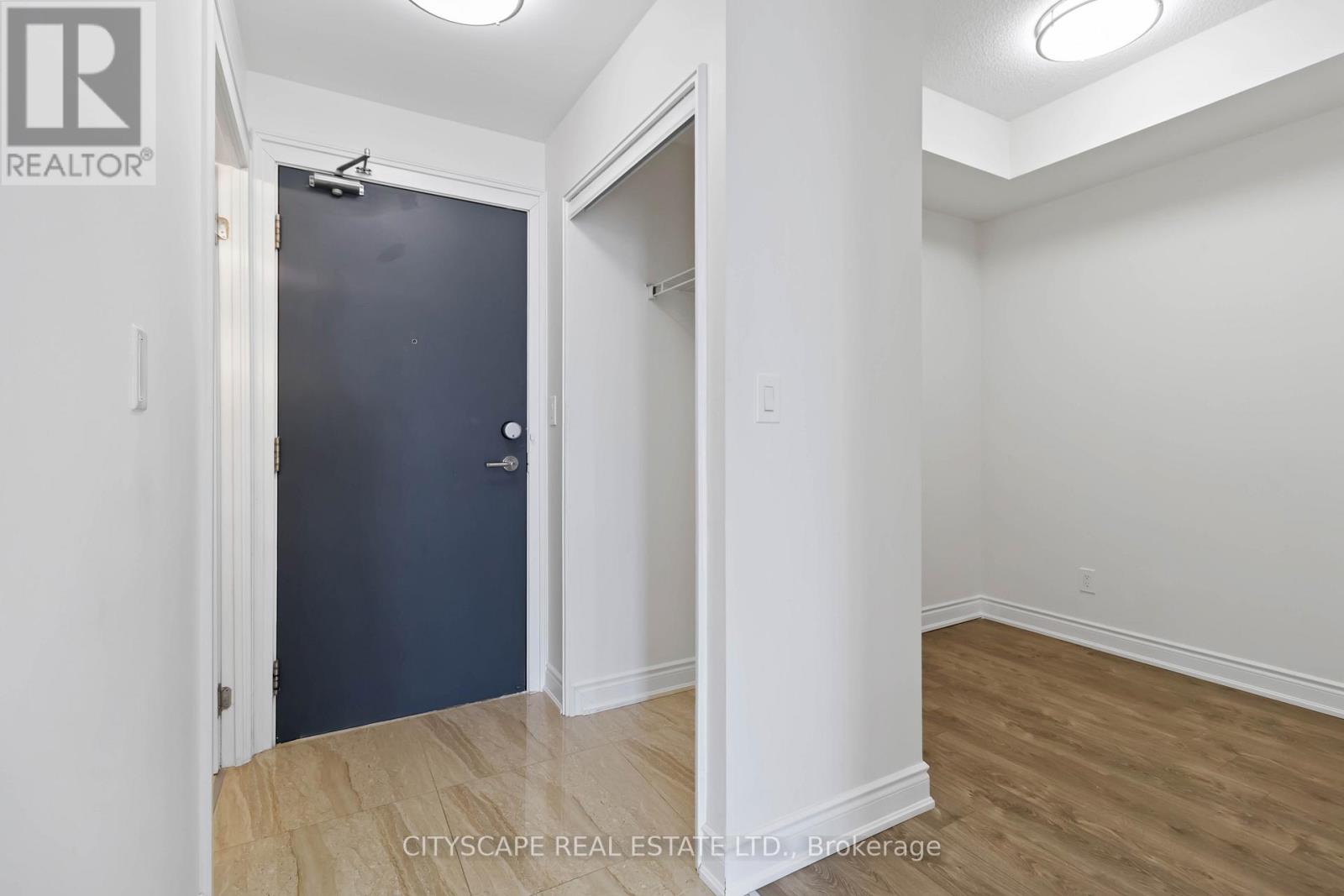 1708 - 4070 Confederation Parkway, Mississauga, Ontario  L5B 0E9 - Photo 9 - W12837186