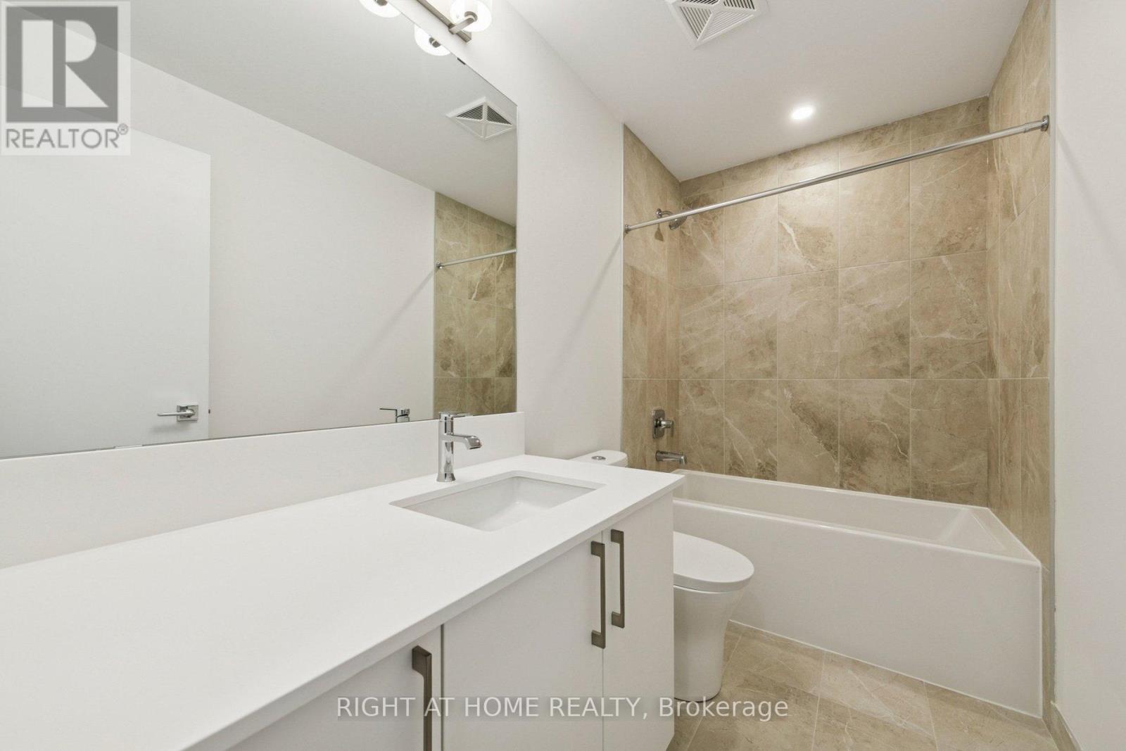 Th30 (Unit# 9) - 496 Plains Road E, Burlington, Ontario  L7T 2E1 - Photo 12 - W12828942