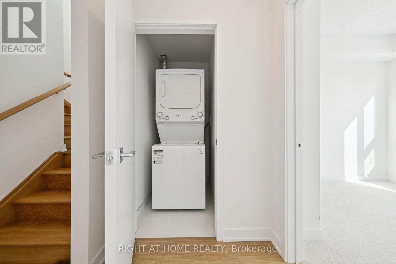 Th30 (Unit# 9) - 496 Plains Road E, Burlington, Ontario  L7T 2E1 - Photo 13 - W12828942