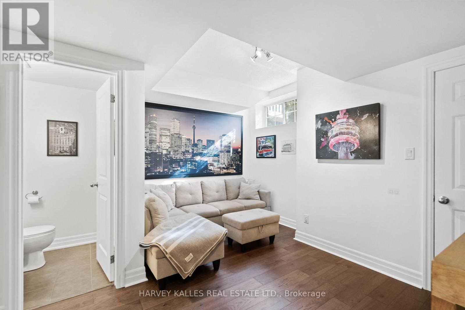 17 Peelar Mews, Toronto, Ontario  M8Y 0B1 - Photo 30 - W12822606