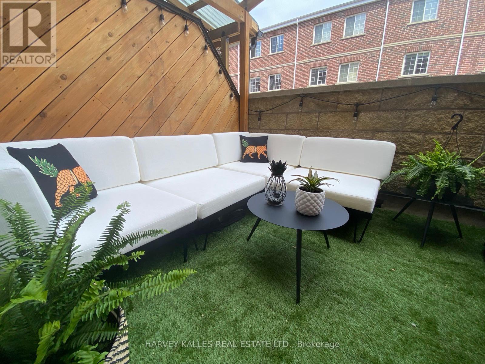 17 Peelar Mews, Toronto, Ontario  M8Y 0B1 - Photo 35 - W12822606