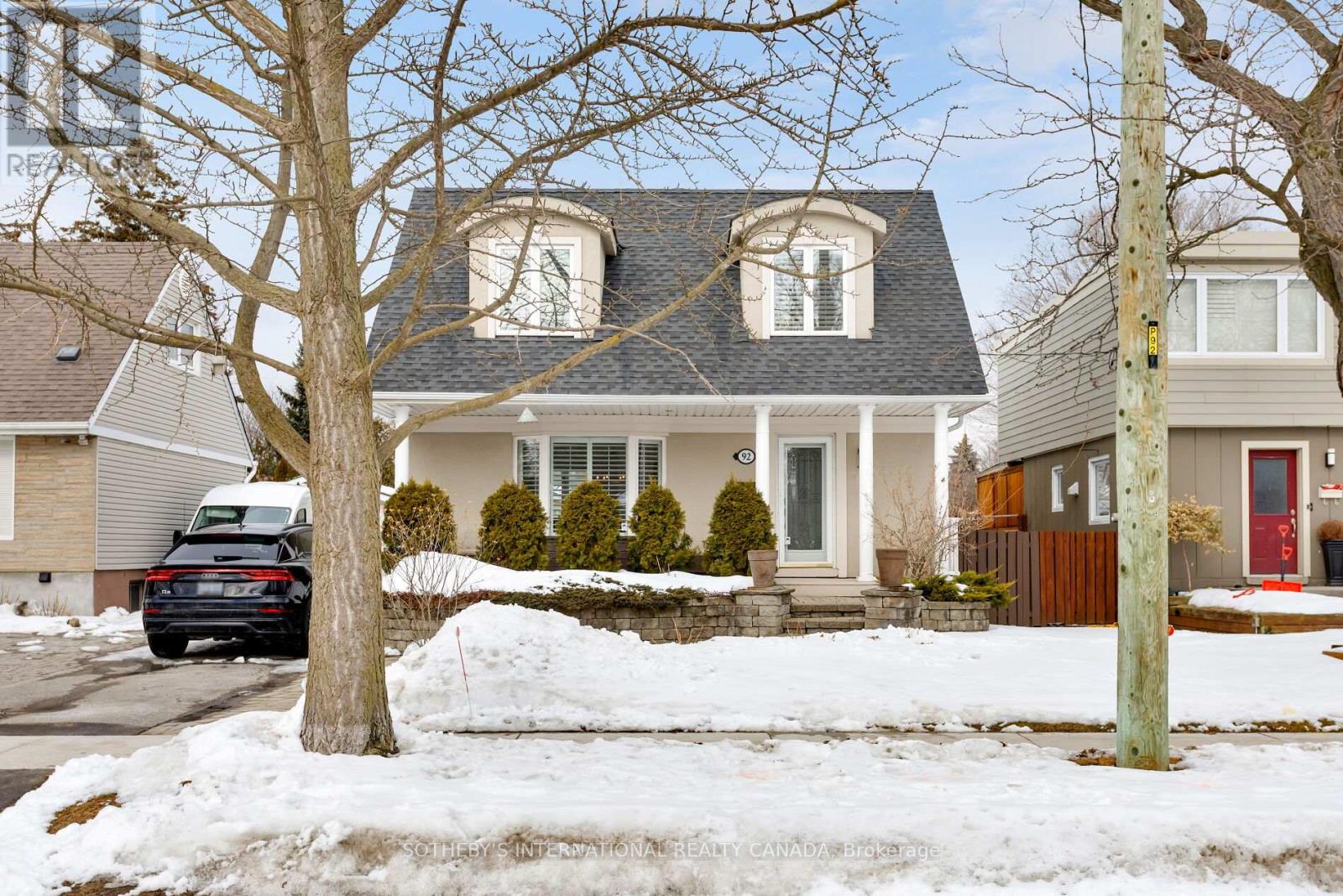 92 Delma Drive, Toronto, Ontario  M8W 4P1 - Photo 2 - W12836476