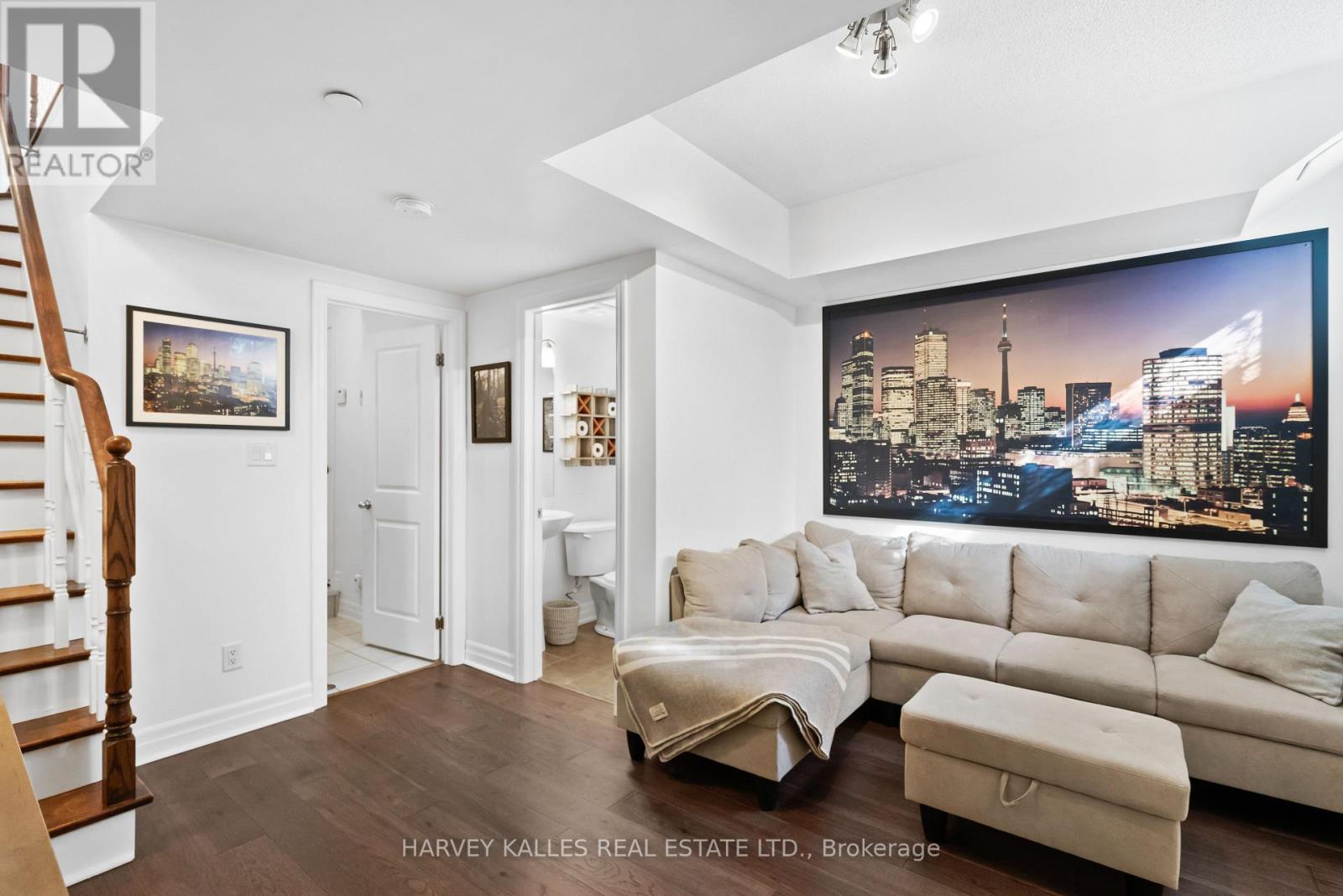 17 Peelar Mews, Toronto, Ontario  M8Y 0B1 - Photo 31 - W12822606