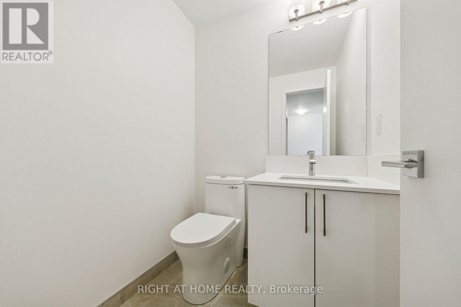 Th30 (Unit# 9) - 496 Plains Road E, Burlington, Ontario  L7T 2E1 - Photo 6 - W12828942