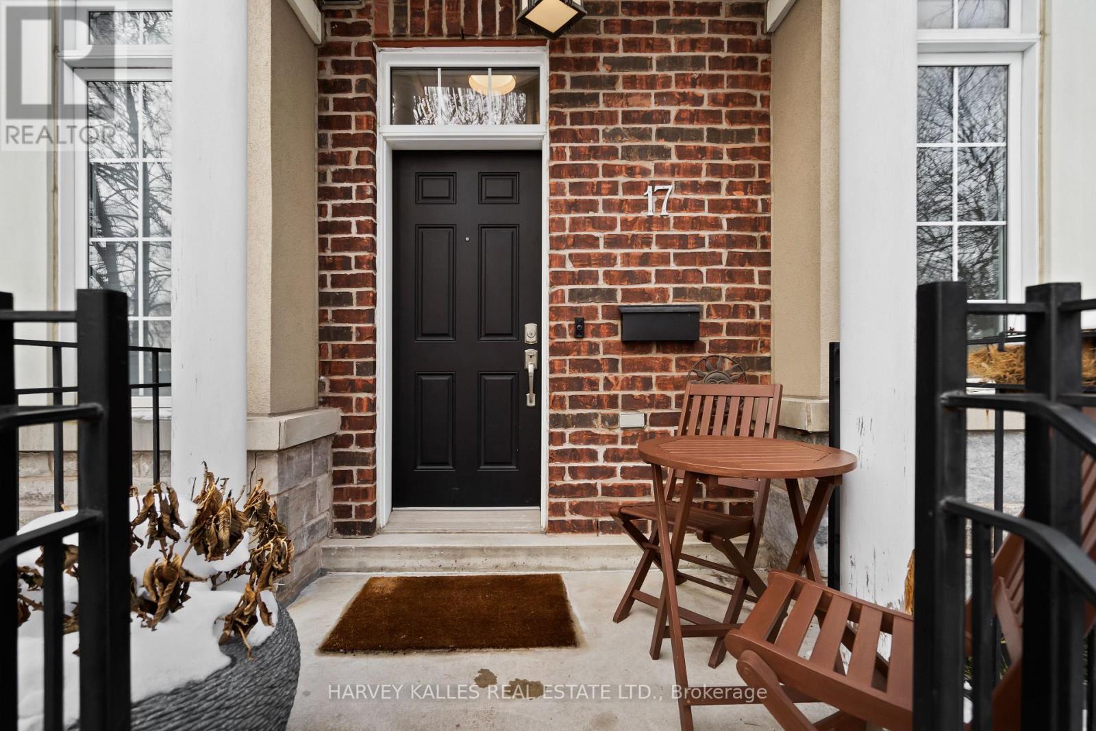 17 Peelar Mews, Toronto, Ontario  M8Y 0B1 - Photo 43 - W12822606