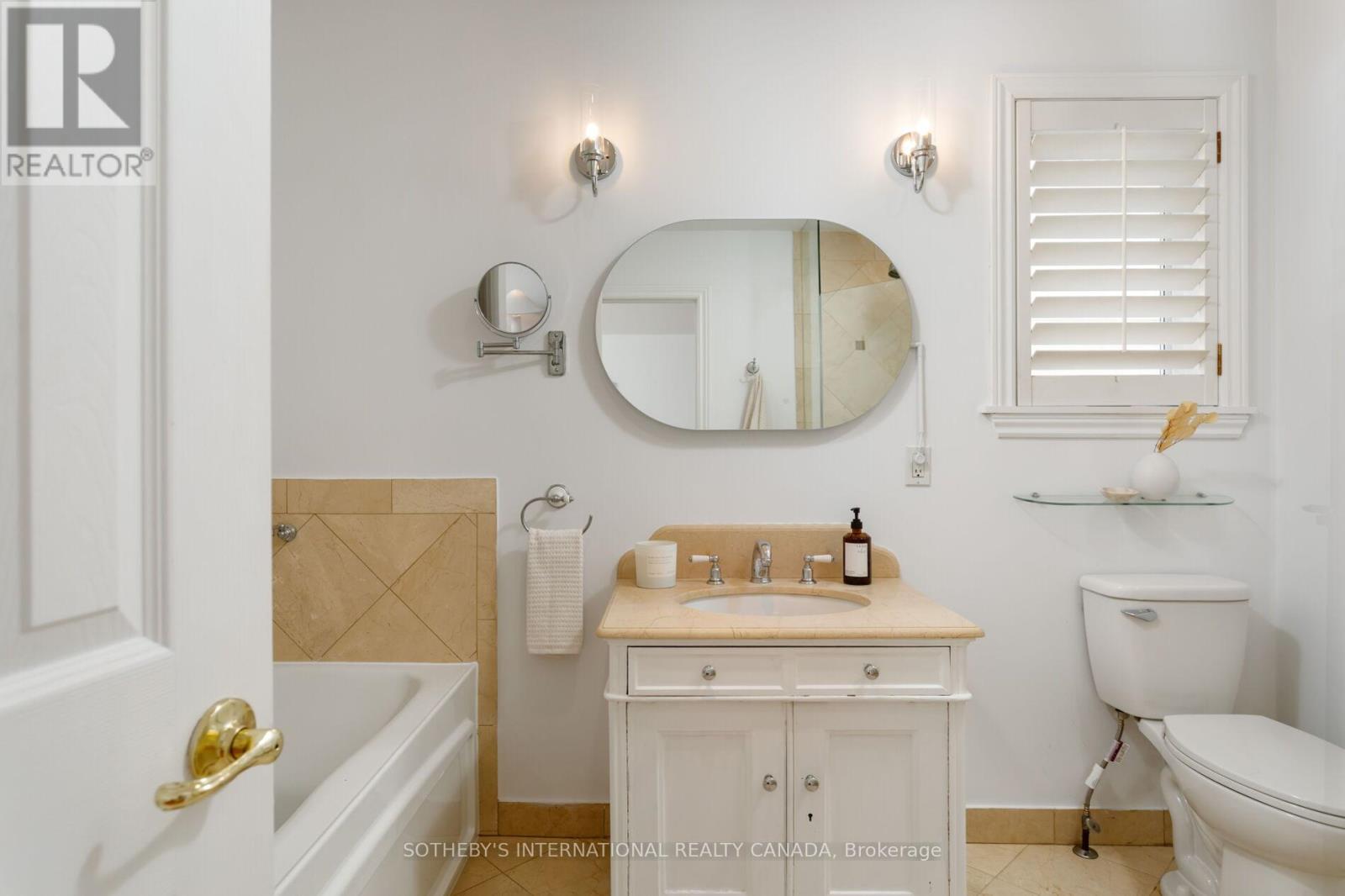 92 Delma Drive, Toronto, Ontario  M8W 4P1 - Photo 22 - W12836476