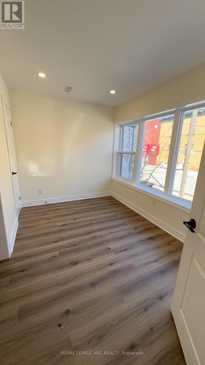 4677 Crysler Avenue, Niagara Falls, Ontario  L2E 3V7 - Photo 6 - X12837228